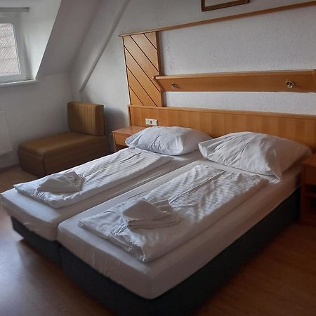 Hotel Familia Zamárdi Pokoj fotografie