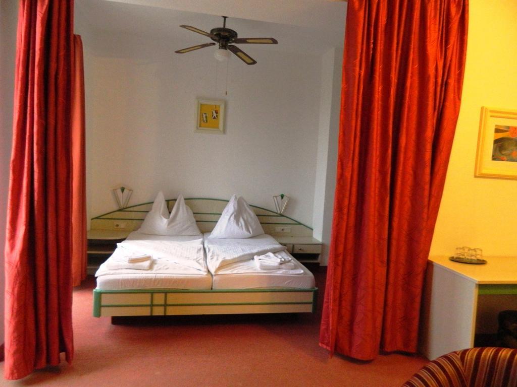 Hotel Familia Zamárdi Exteriér fotografie