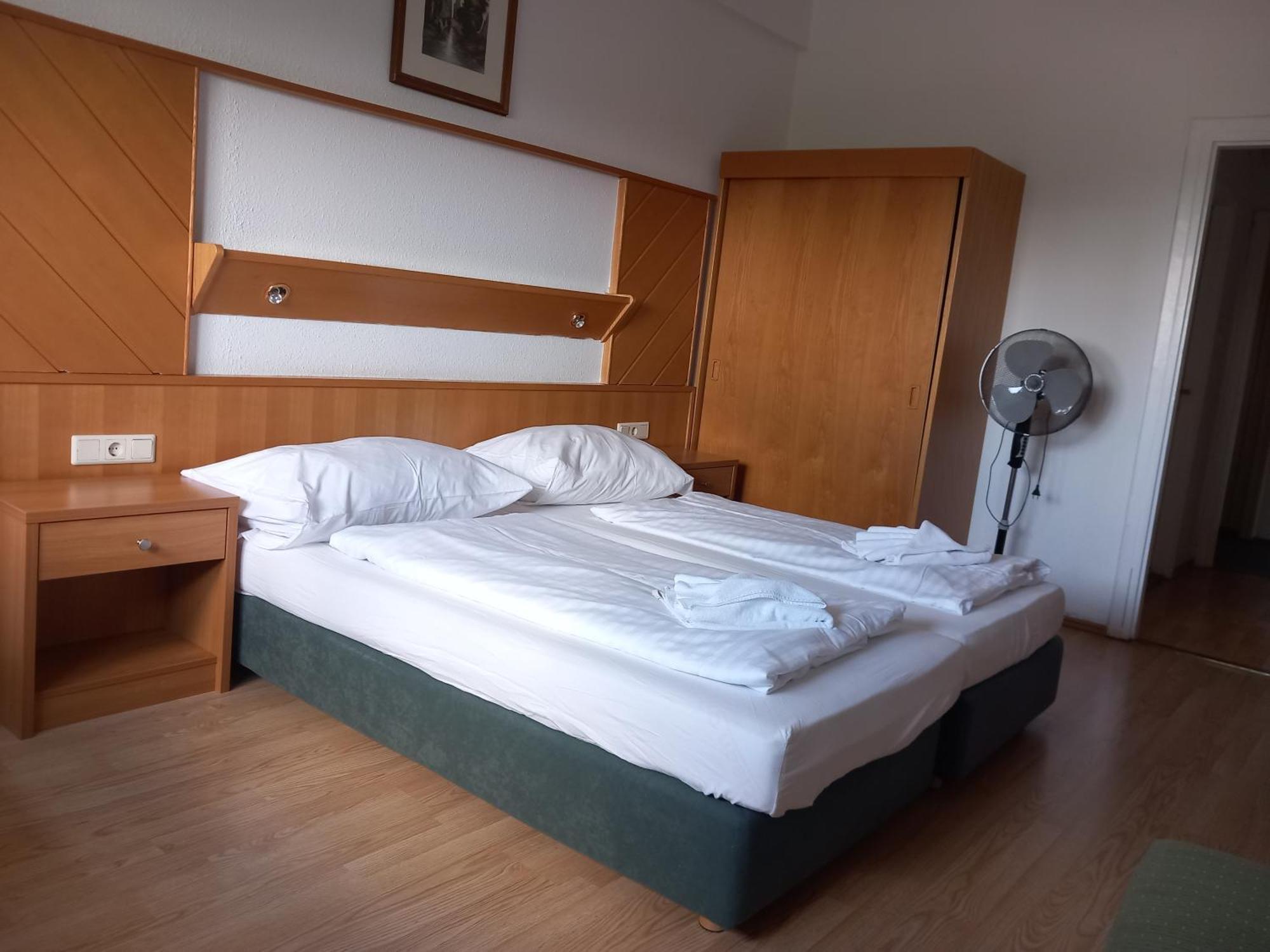 Hotel Familia Zamárdi Pokoj fotografie