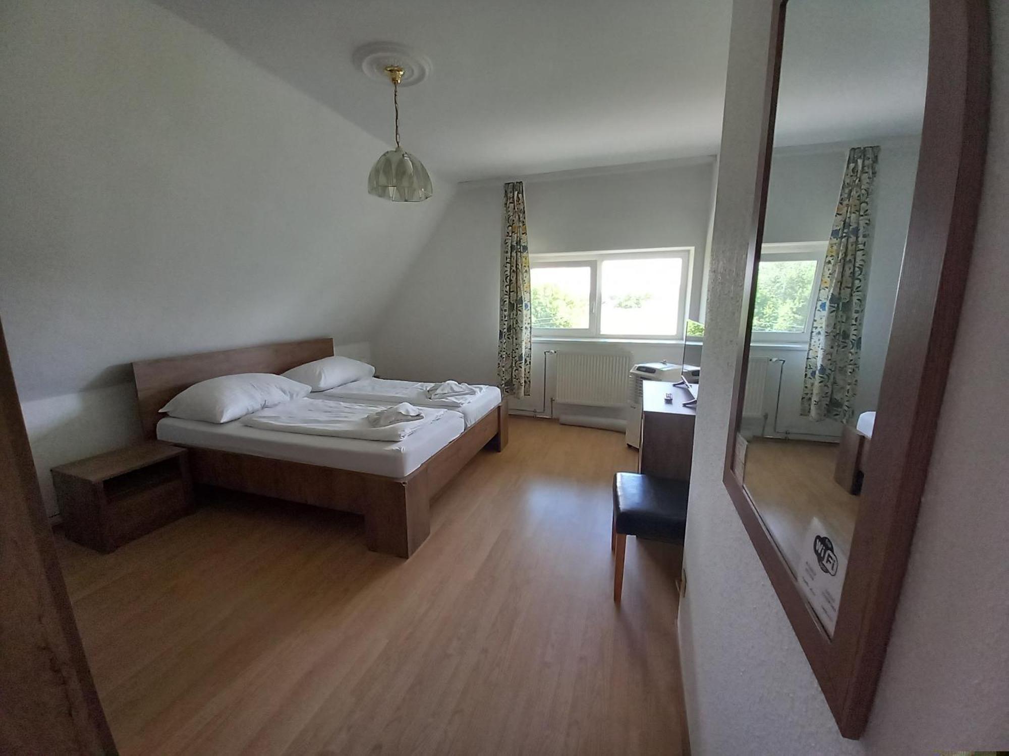 Hotel Familia Zamárdi Pokoj fotografie
