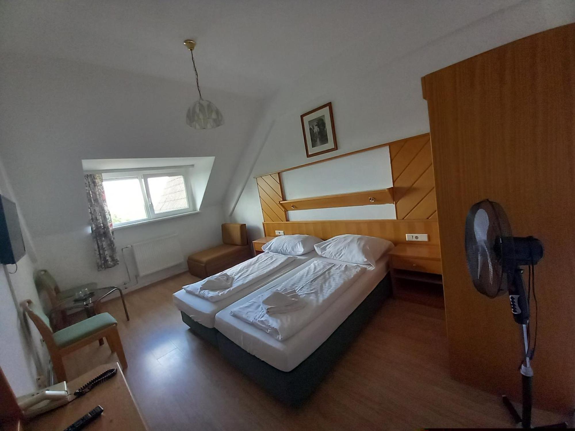 Hotel Familia Zamárdi Pokoj fotografie