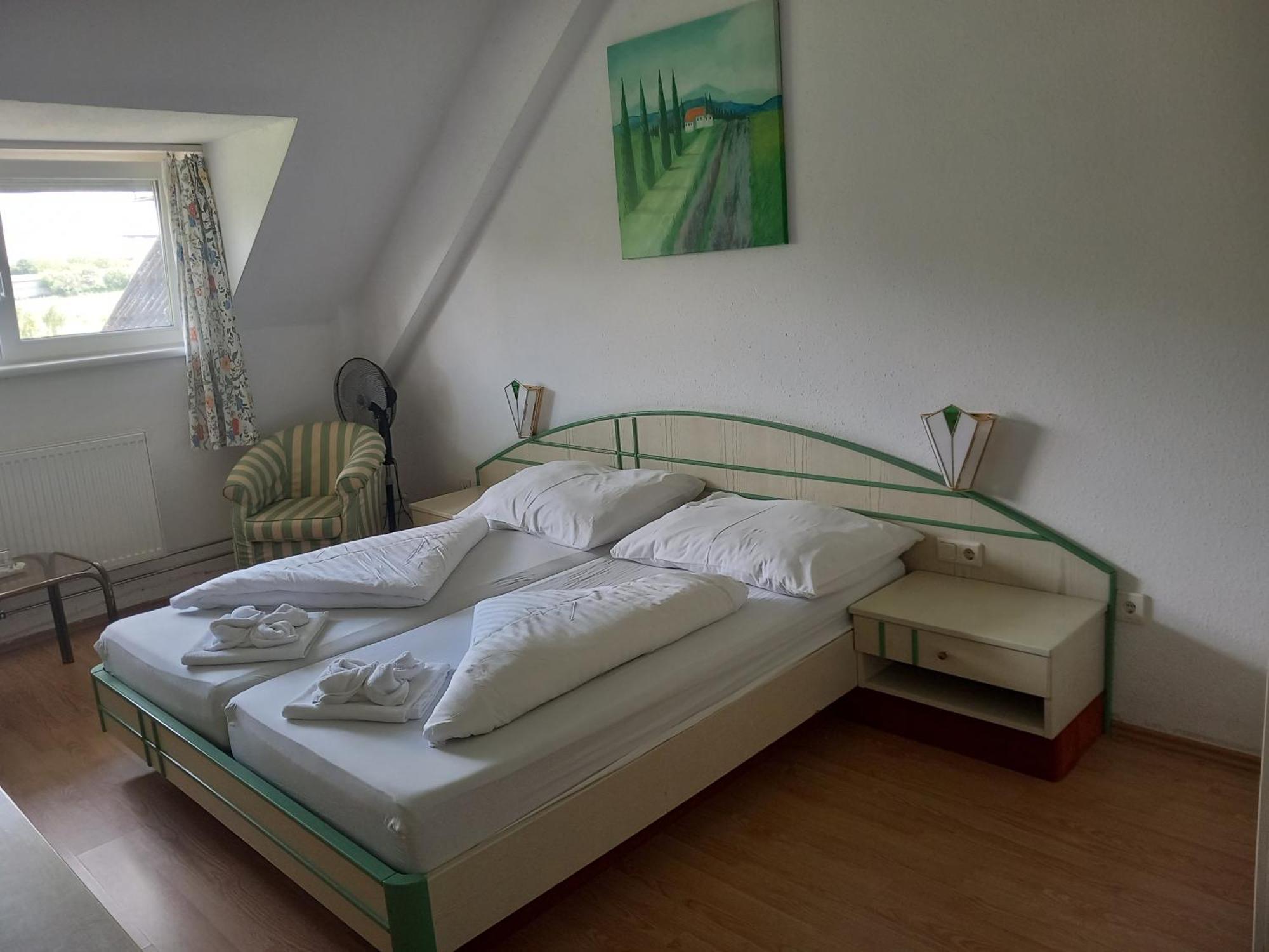 Hotel Familia Zamárdi Pokoj fotografie